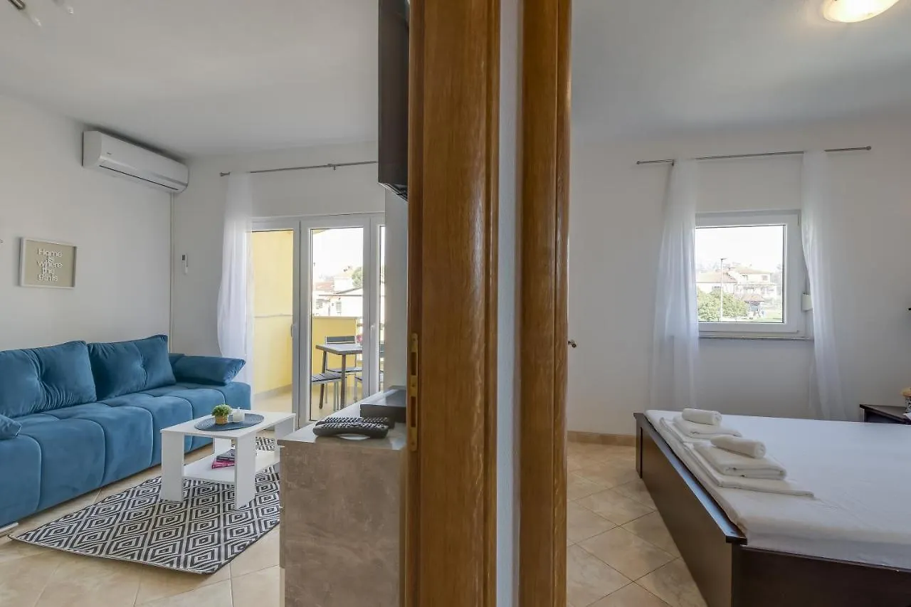 Villa Rondine Apartments - Happy Rentals Novigrad  Croatia