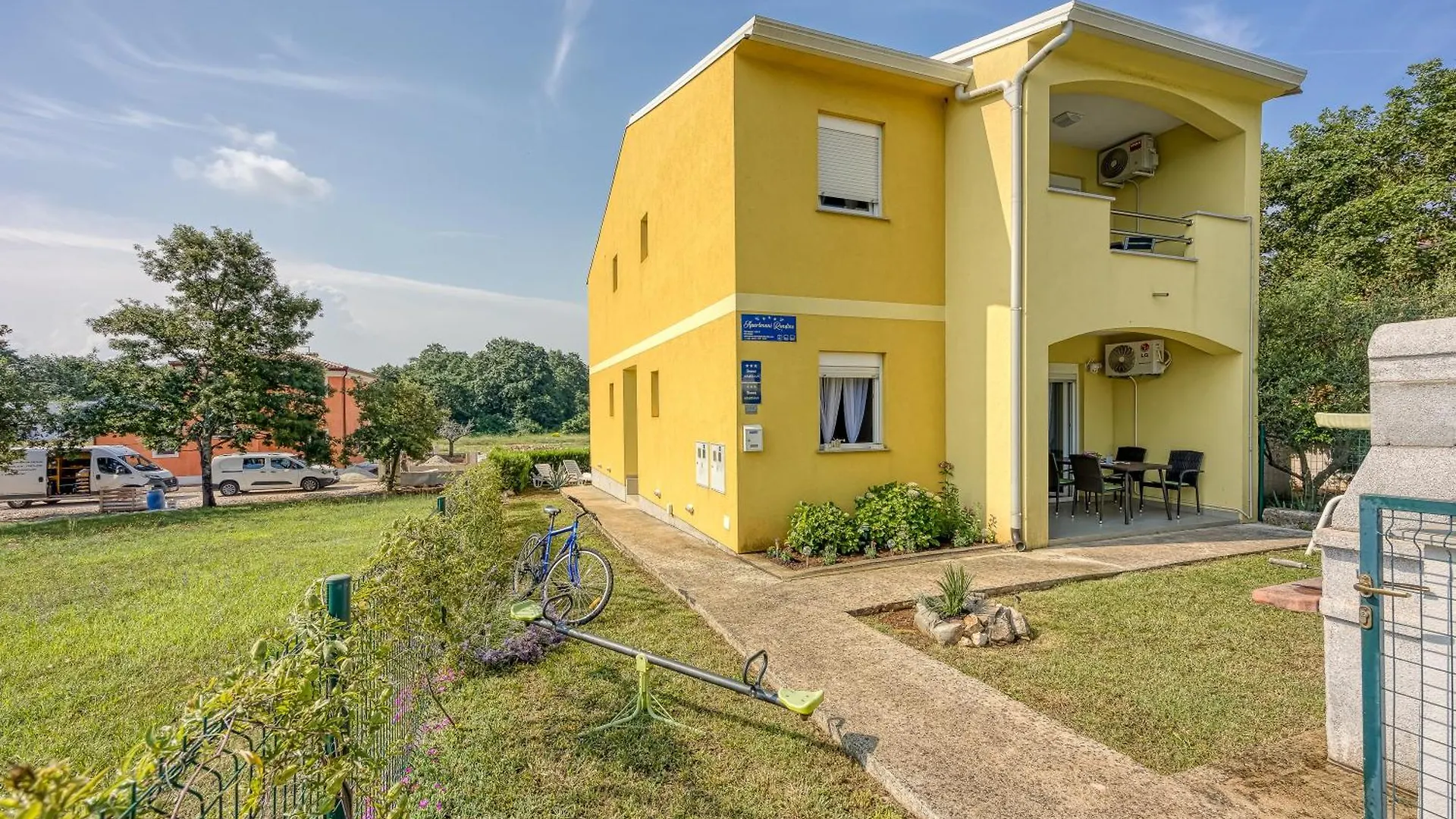 Villa Rondine Apartments - Happy Rentals Novigrad  Novigrad (Istria)