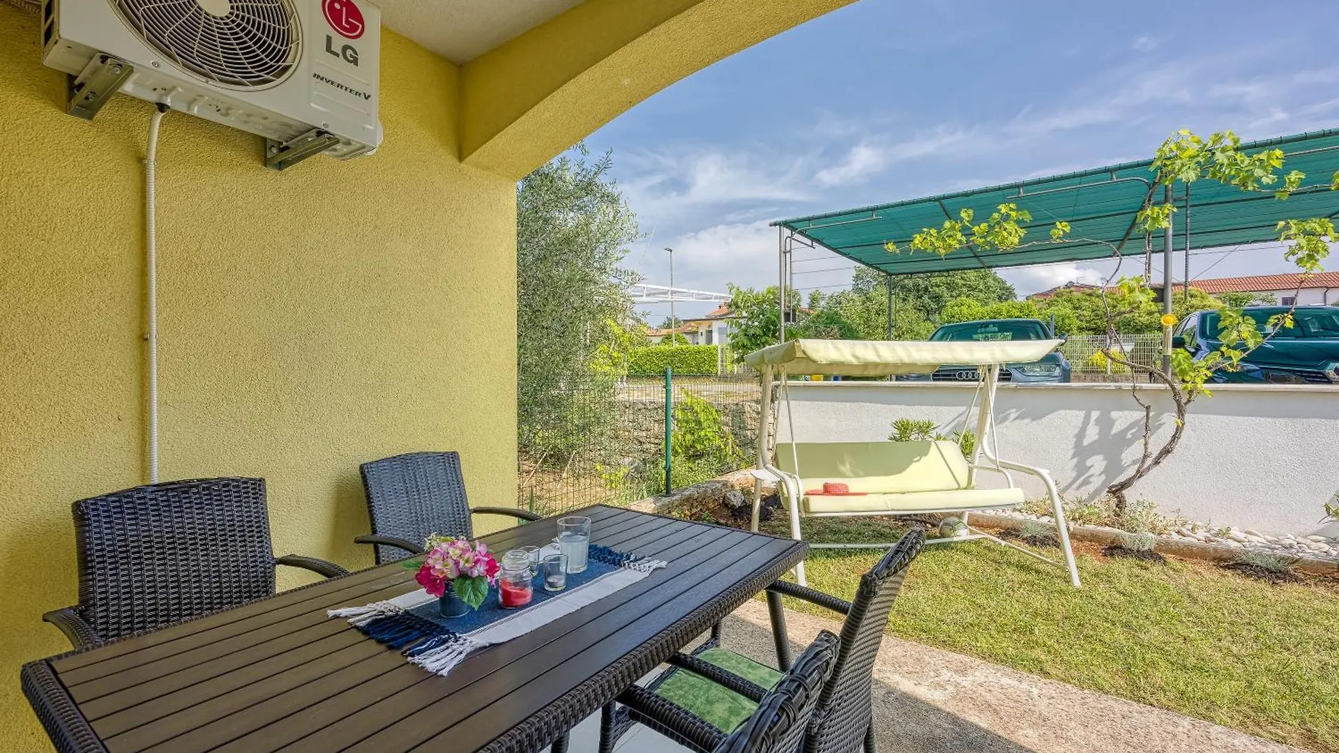 Villa Rondine Apartments - Happy Rentals Novigrad