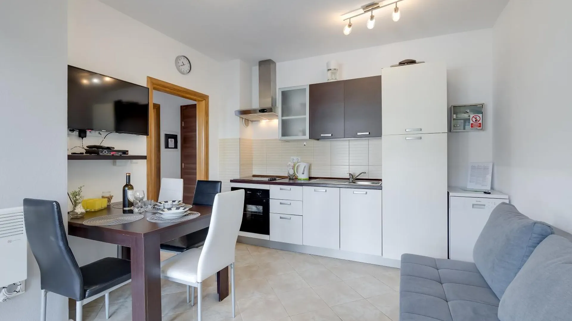Villa Rondine Apartments - Happy Rentals Novigrad  0*, Novigrad (Istria)