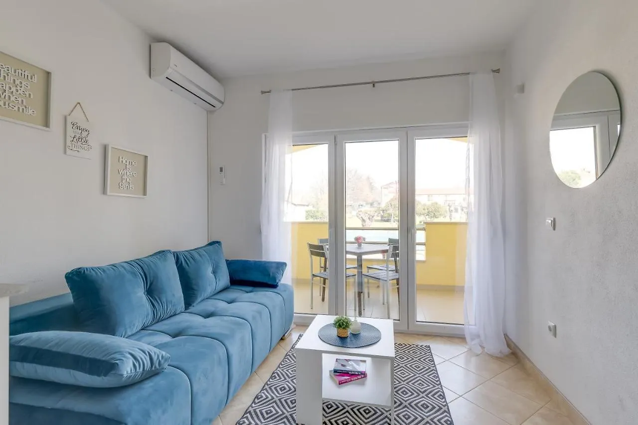 Villa Rondine Apartments - Happy Rentals Novigrad Istria